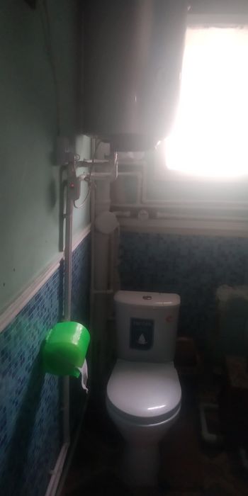 4 xonaliy uy sotiladi