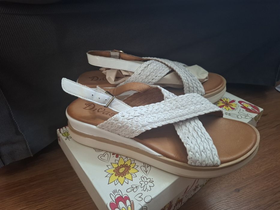 Дамски сандали от естествена кожа