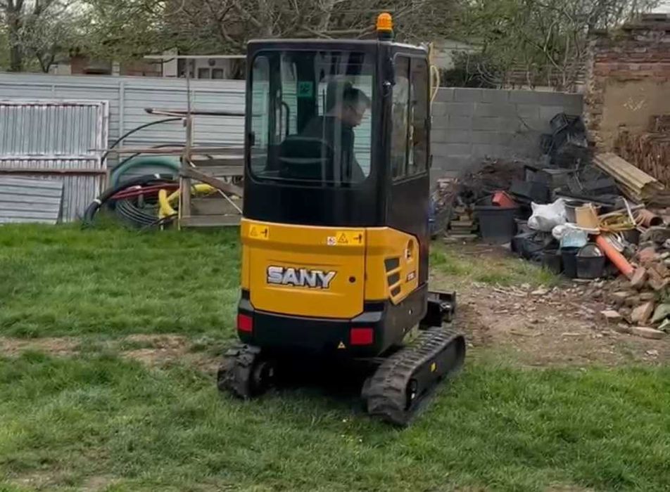 Săpături șanțuri, utilități, fosă, nivelare, inchiriez miniexcavator
