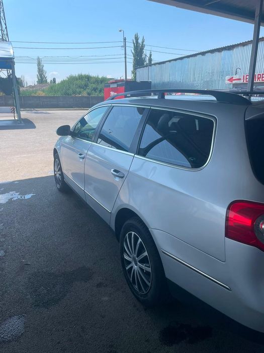 Vând Volkswagen passat citiți anuntul
