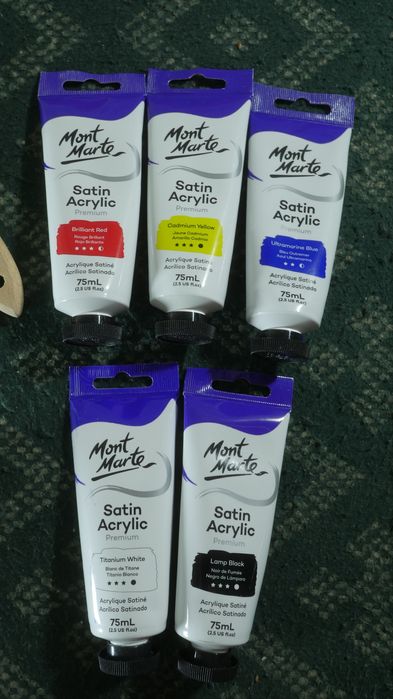 Кисти, краски, мастихин, холст