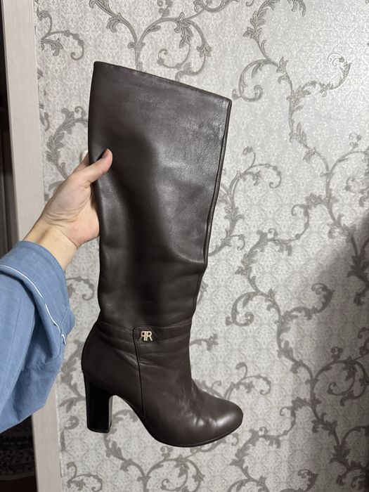 Сапоги демисезон. На каблуке