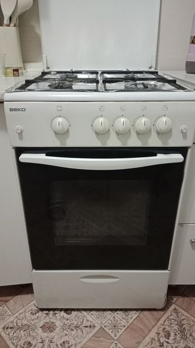 Продам газовую плиту