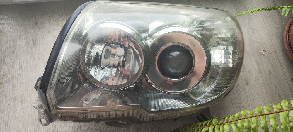 Фары передние Toyota 4Runner 215 koito (оригинал)