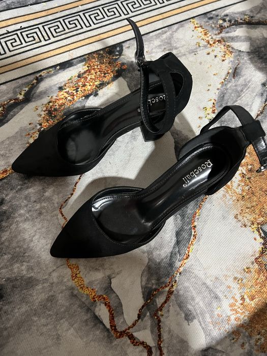 Стильные женские туфли на каблуке