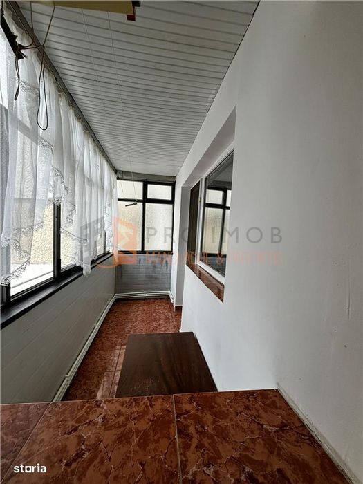 Apartament 3 camere cf 1 semidecomandat  zona Unirii Sud