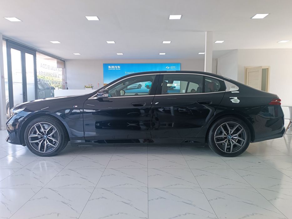 Bmw i5 edrive 40l