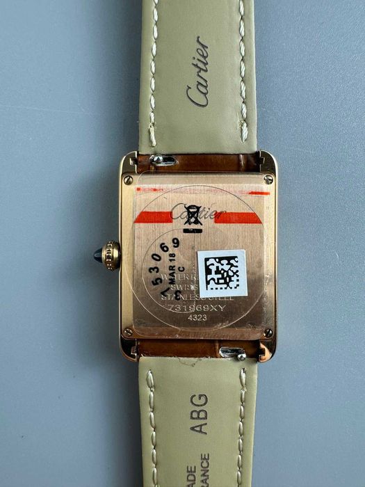 Унисекс часовник Cartier Tank с кварцов механизъм