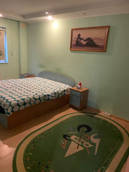 Inchiriez ap 2 camere zona centrala  mobilat  si  utilat    solocit seriozite PRETU ESTE  DE  300. DE EURO   + 300  EURO  GAR   EXCLUS  INTERMEDIARI