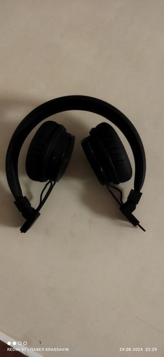 Продам блютуз наушники.