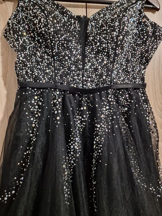 Рокля за Бал и други поводи