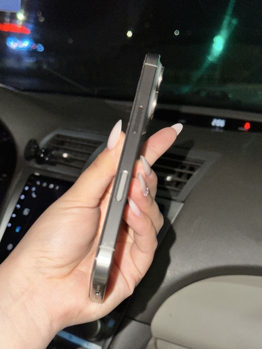 Продам Iphone 16 Pro