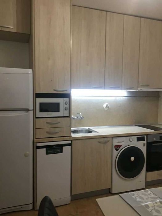 Дава се под наем Тристаен апартамент в София, Лозенец - 80 кв.м за 876.69 € - Снимка #3