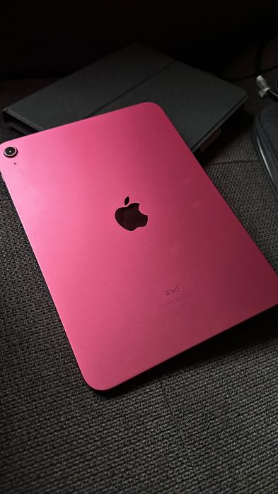 iPad 10th, 10.9”, 256GB pink