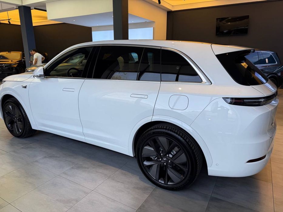 Lixiang L7 ULTRA рестайлинг 2026 обновлённый модель  в налили