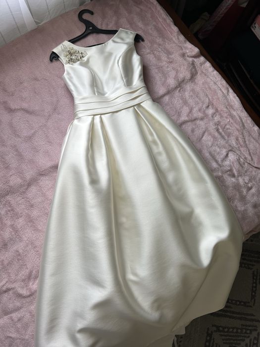 Свадебное платье со шлейфом