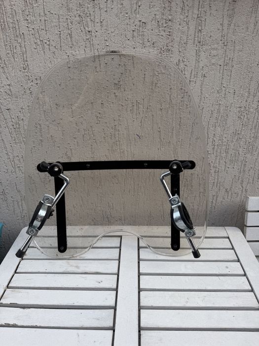 Parbriz moto universal Chopper / Cruiser / Bobber – prinderi incluse