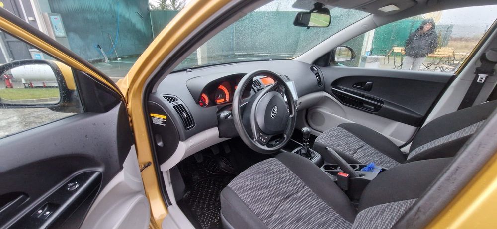 Vând Kia Cee'd Hatchback 

Navigație Android, Stare excelentă!
