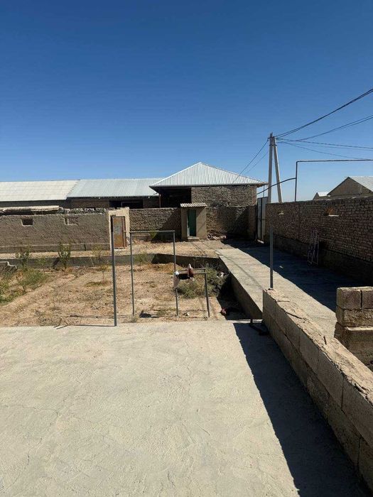 Hovli sotiladi 7 sotix