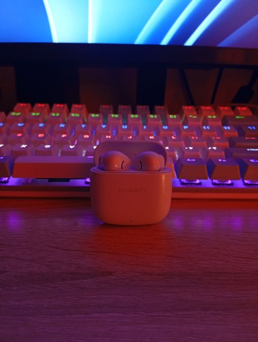 продам наушники Huawei