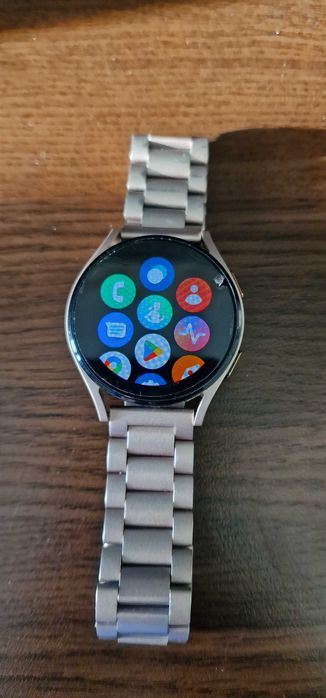 Samsung Galaxy Watch4 смарт часовник почти нов