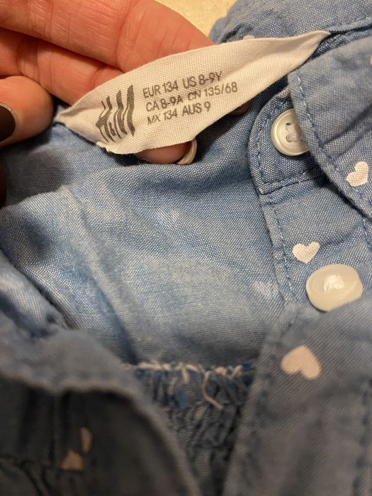 2 rochite H & M marimea 8-10 ani