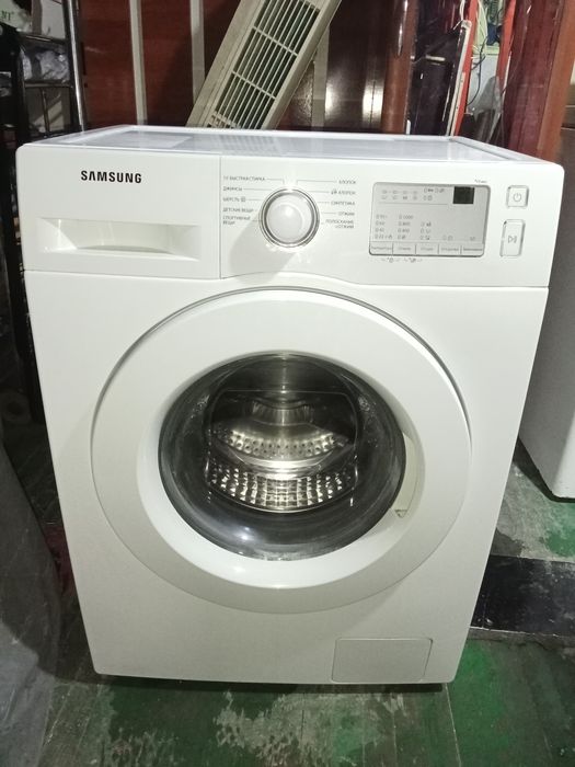 Samsung 6 кг стиральная машина рабочая продается.