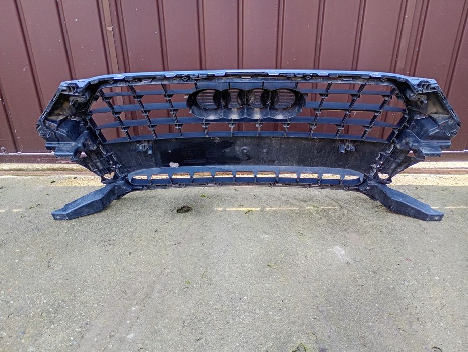 Grila radiator audi Q3 cod 8u0853653