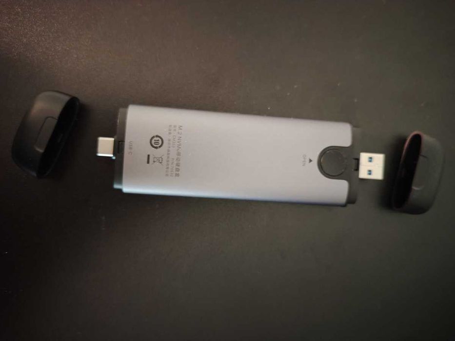 Vând SSD NVMe M.2 Kingston NV2 PCIe 4.0, 2 TB împreună cu UGREEN Enclosure USB3.2 + USB-C, Impecabil