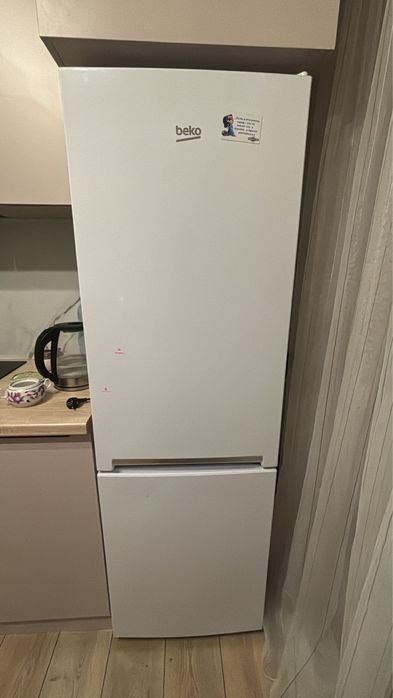 Продам холодильник на запчасти