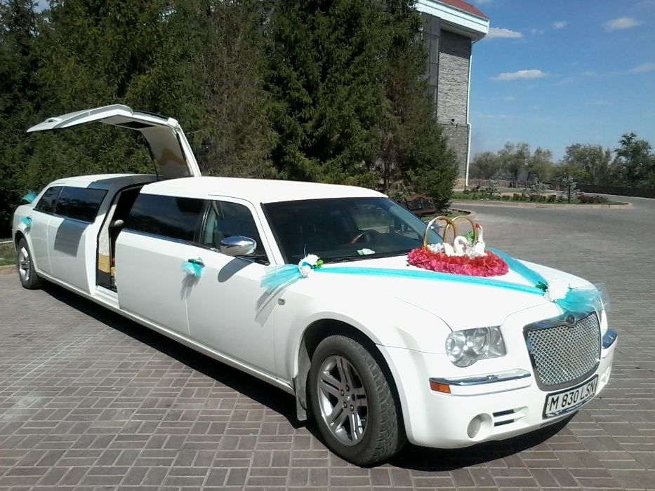 Свадебный кортеж! Лимузин.