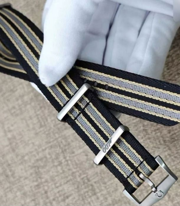 Curea textila de prima echipare Omega Seamaster 007 Edition