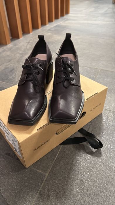 Продам женские туфли