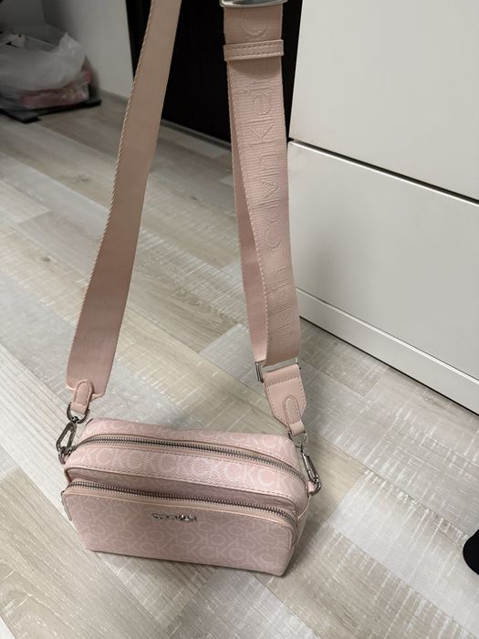 Оригинална чанта на Calvin klein