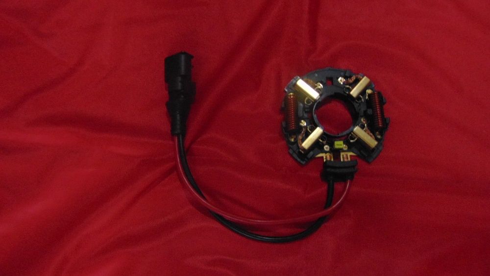 Suport/platou carbuni pompa servodirectie Clio, KANGOO