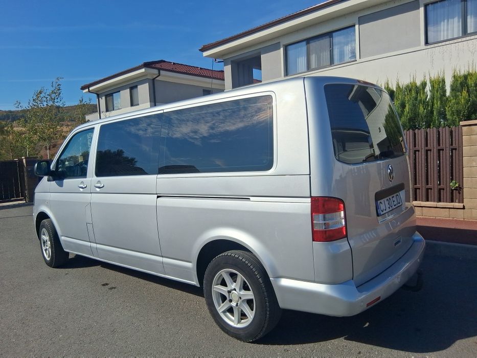 Volkswagen transporter 9 locuri