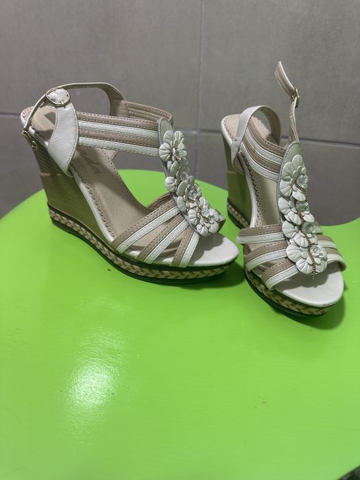 Sandale elegante si confortabile, marimea 38