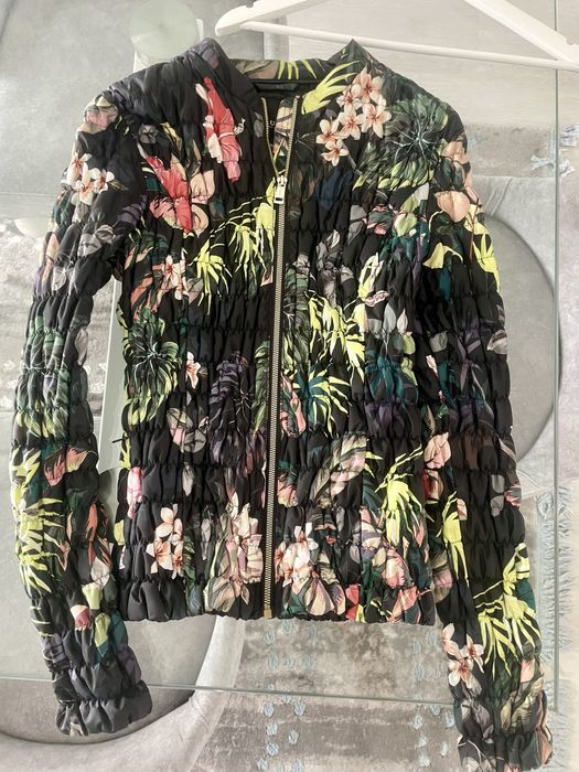 Дамско яке Guess ново