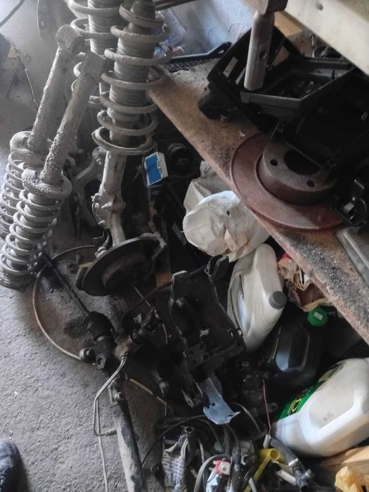 Продам автозапчасти Пассат Б-3