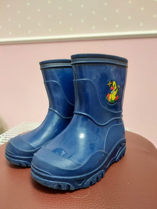 Продам резиновые сапоги