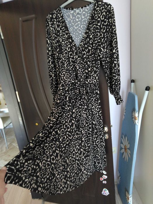 Елегантна Рокля от H&M