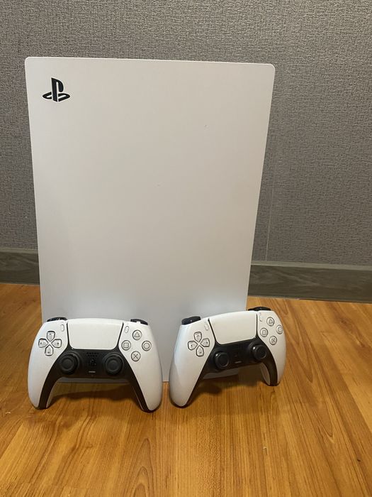 PlayStation 5 + 1 джойстик + игры