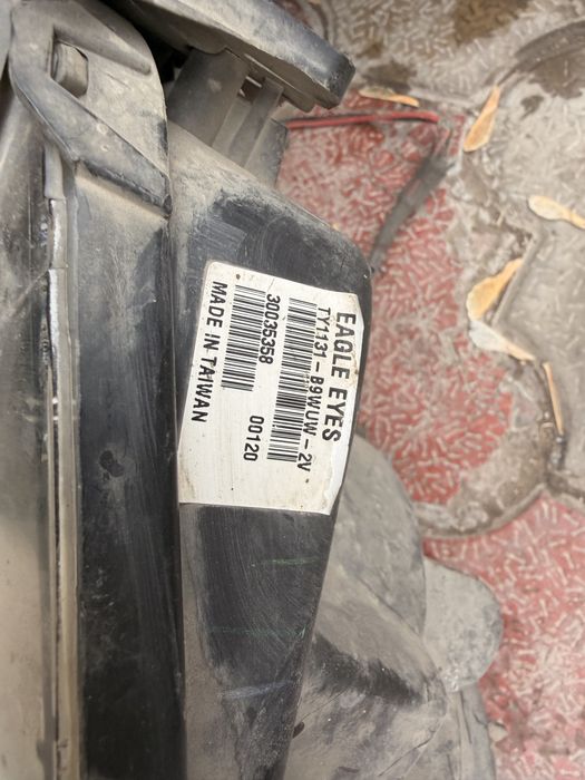 Передние фары Tpyota Prado 150