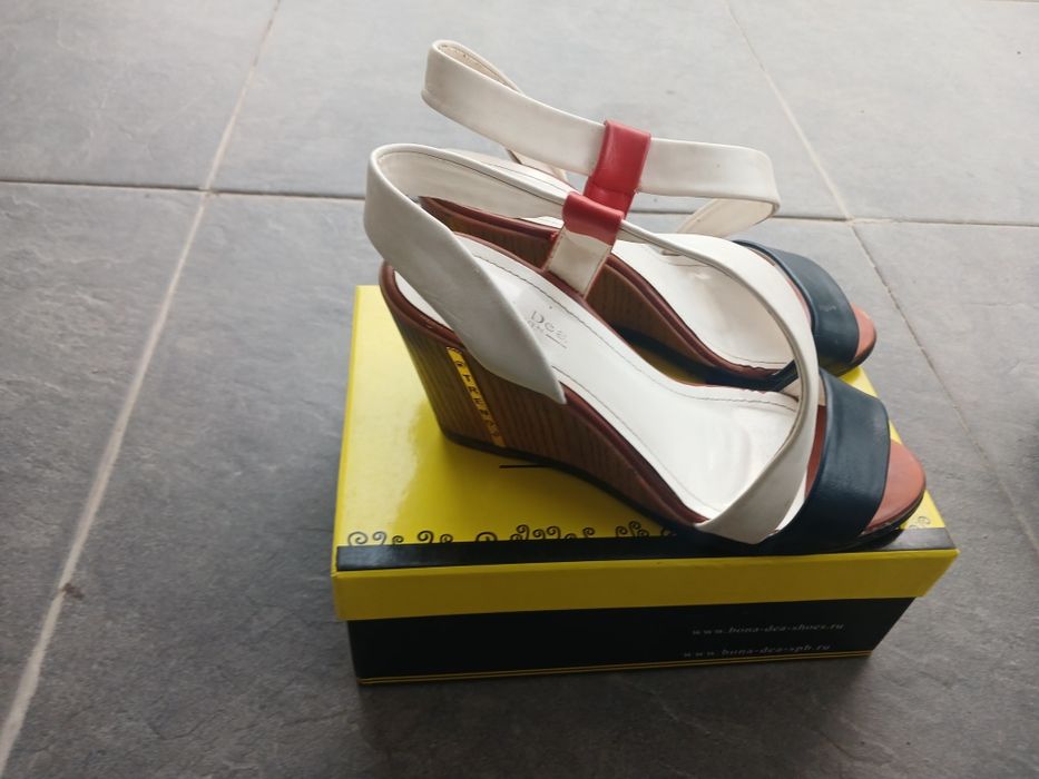 Босоножка женская