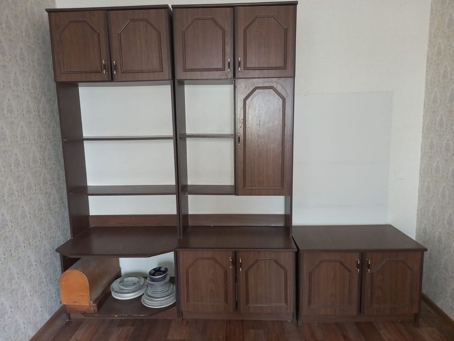 Продается гарнитур (стенка) б/у..