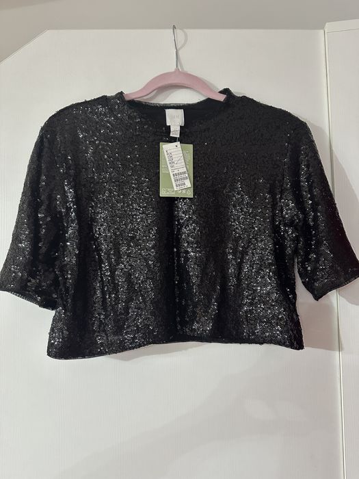 Top scurt paiete nou cu eticheta