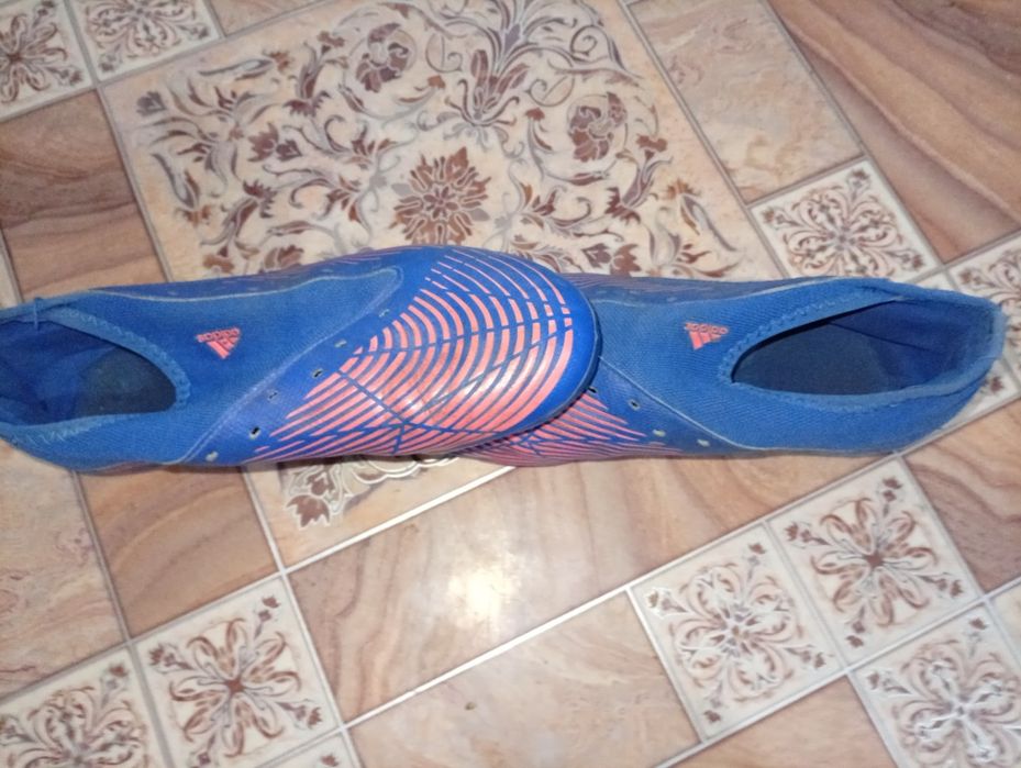 Продам бутцы адидас