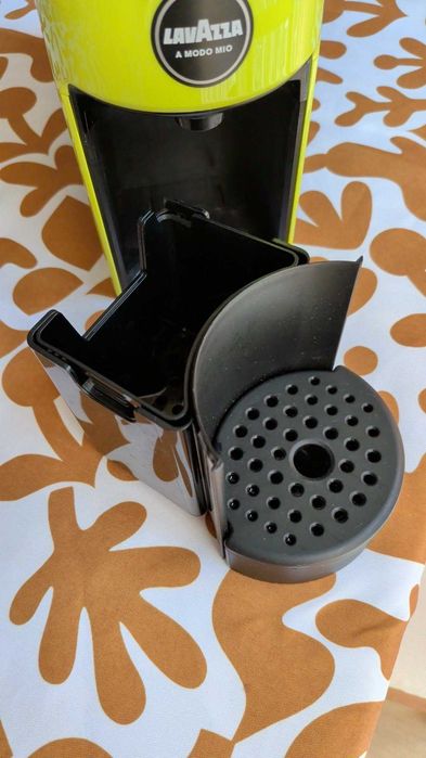 Кафе машина Lavazza A Modo Mio като чисто нова