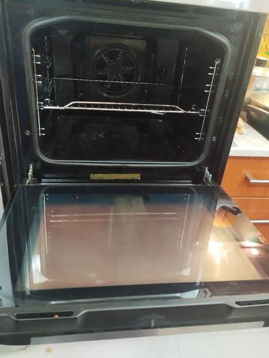 Продавам фурна за вграждане Gorenje BO 7310 BX