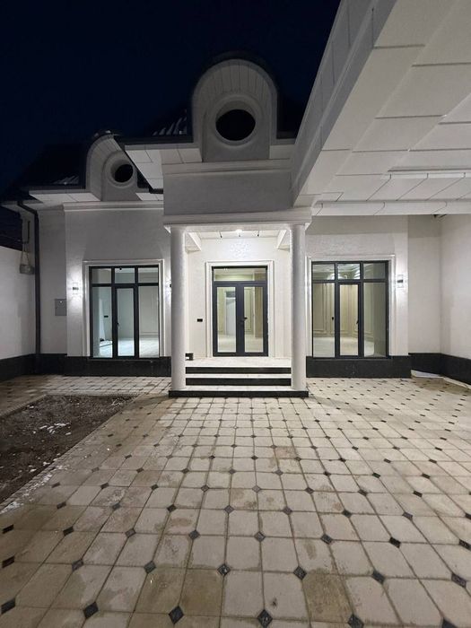 Ховли уй жой сотилади